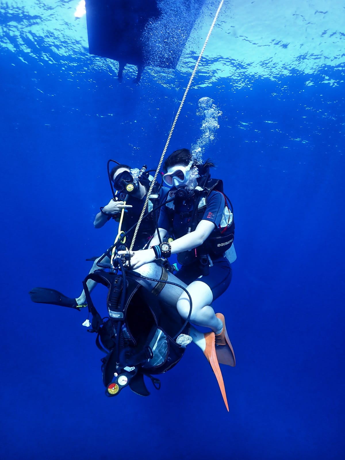 Boat Try Dive by Continental