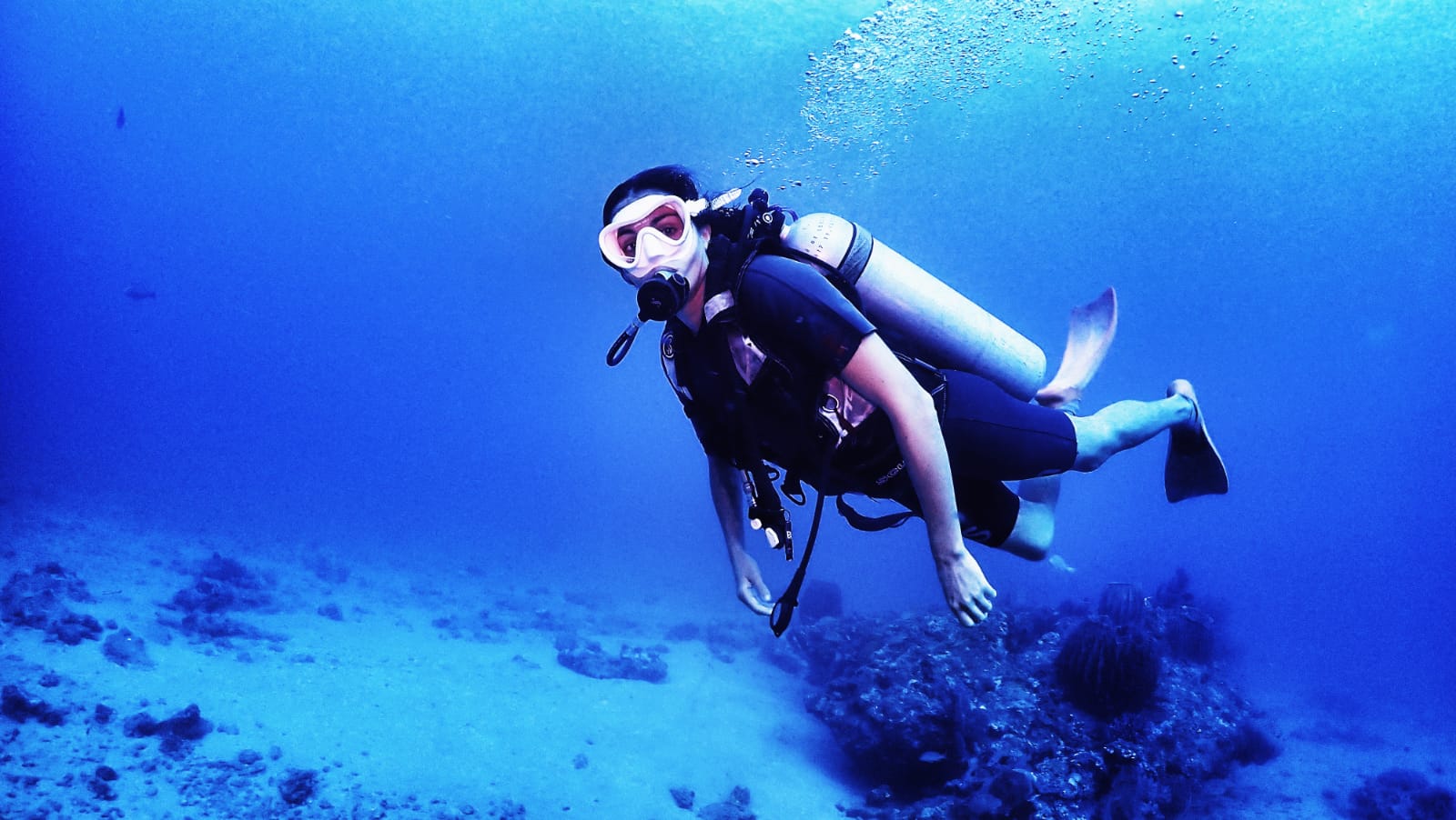 Boat Try Dive by Continental