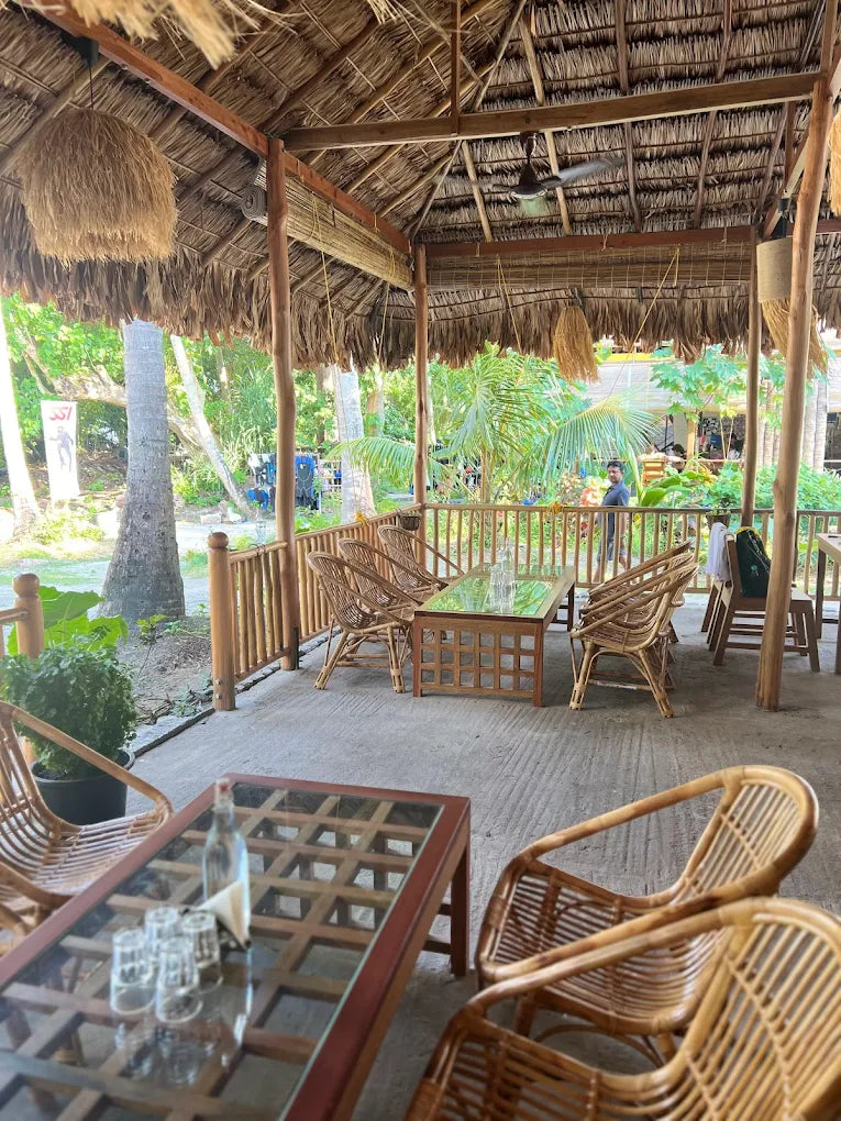 Beachside Candlelit Dinner For Two @ Cabana The Beachside Lounge